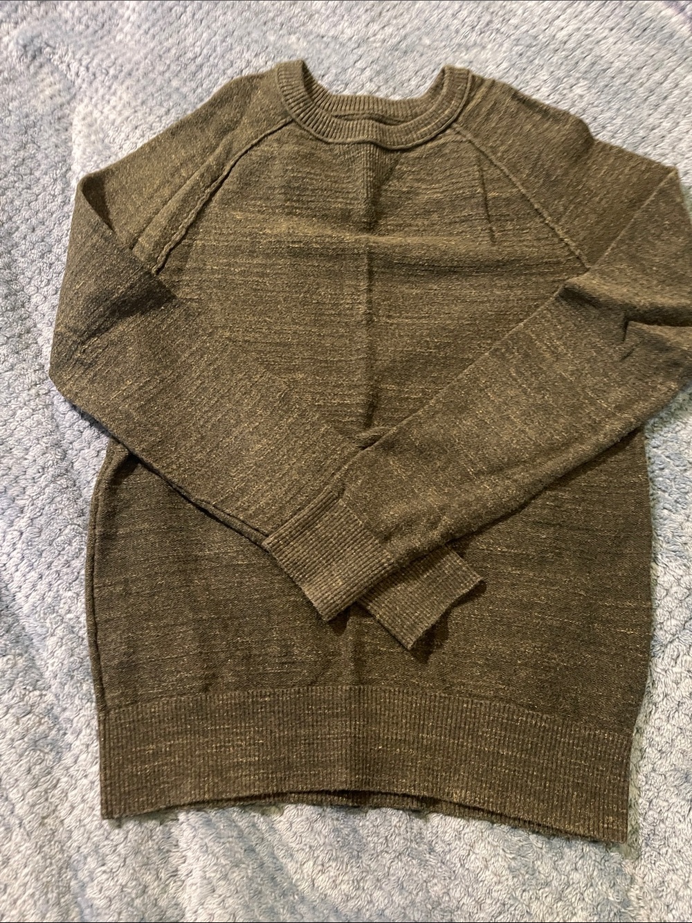 GAP Men's Crewneck Sweater in Olive